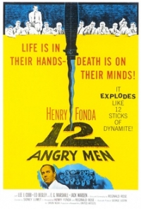 logo 12 hombres sin piedad